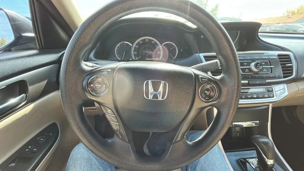 Honda Accord photo 14