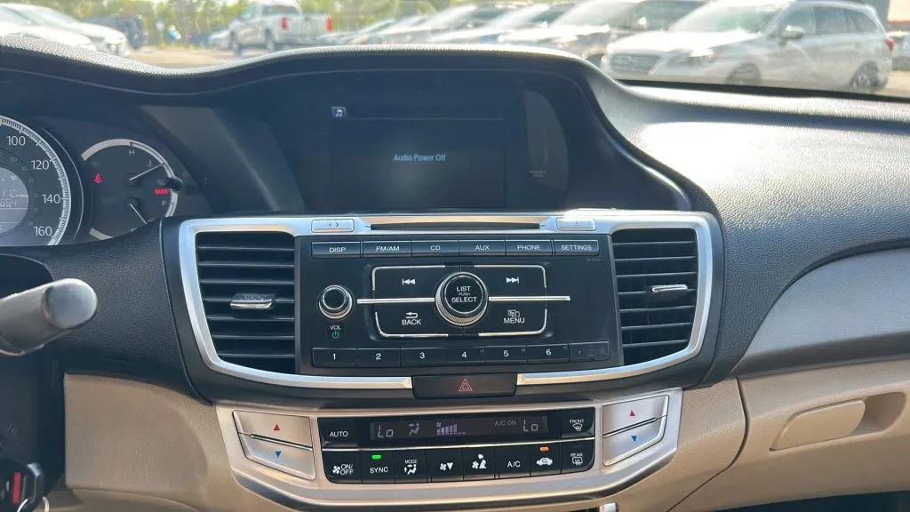 Honda Accord photo 23