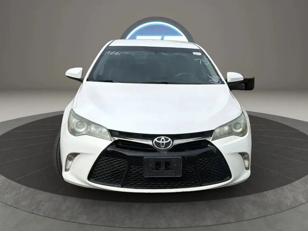 Toyota Camry photo 5