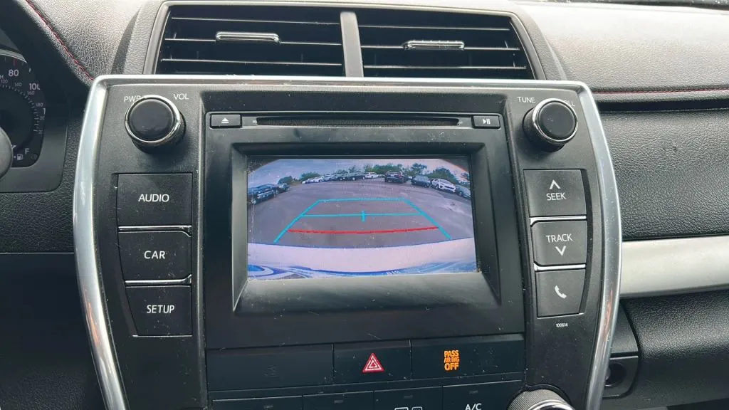 Toyota Camry photo 8