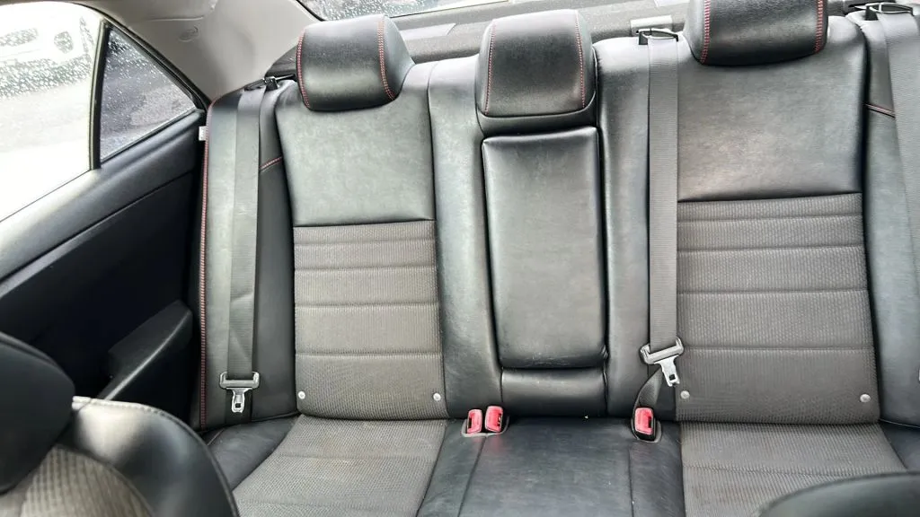Toyota Camry photo 17