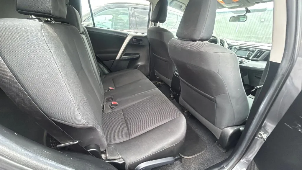 Toyota RAV4 photo 9
