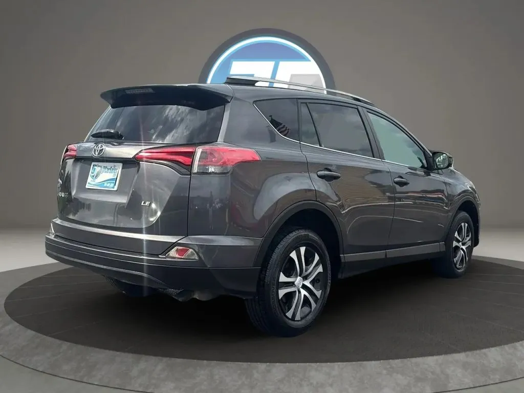 Toyota RAV4 photo 10