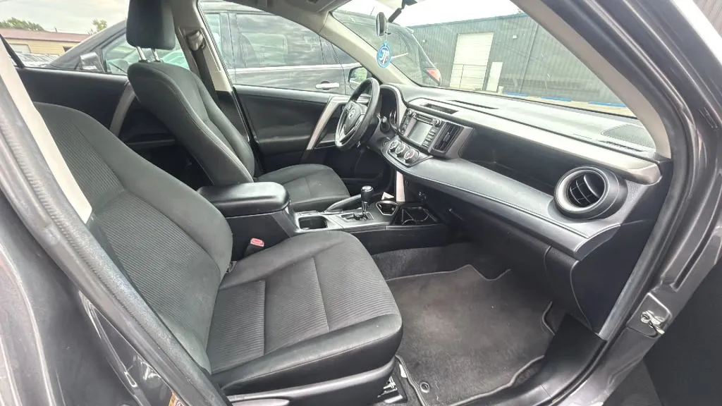Toyota RAV4 photo 21