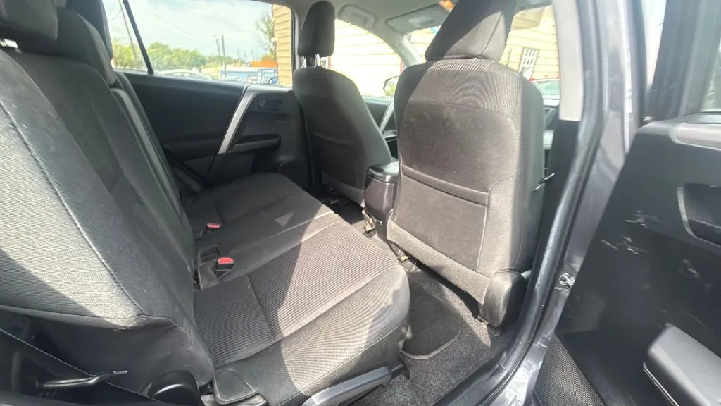 Toyota RAV4 photo 15