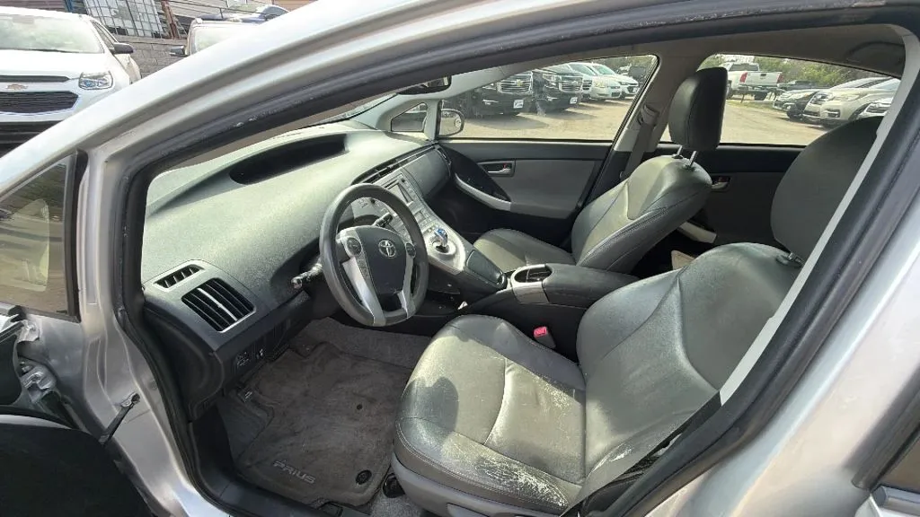 Toyota Prius photo 5