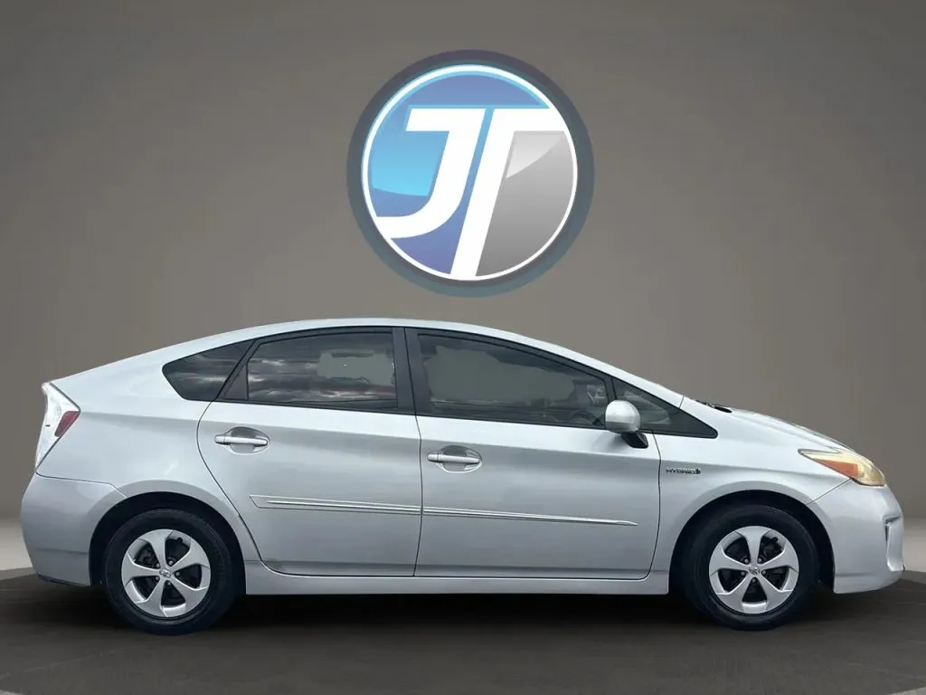 Toyota Prius photo 7
