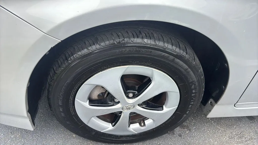 Toyota Prius photo 32