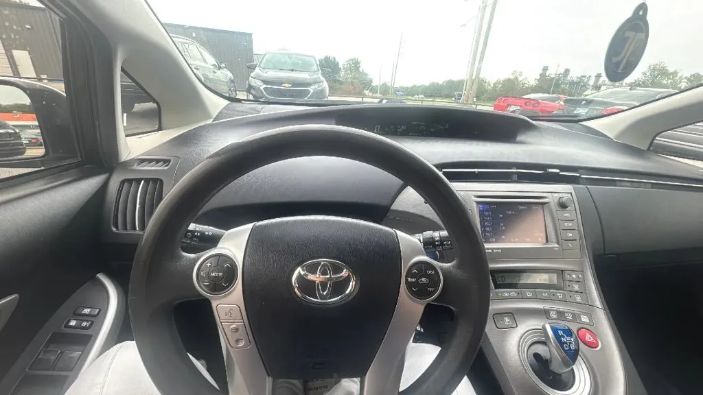 Toyota Prius photo 29