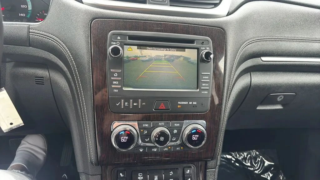Chevrolet Traverse photo 8
