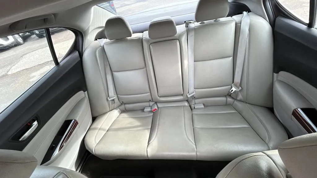 Acura TLX photo 20