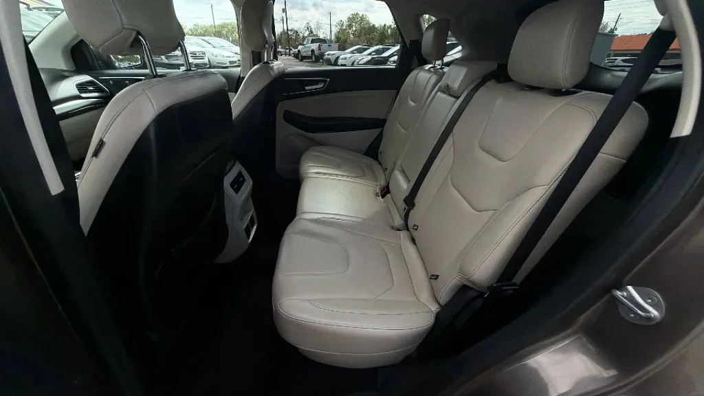 Ford Edge photo 6