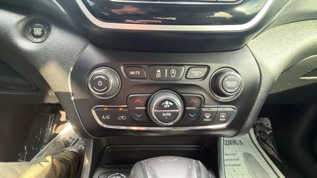 Jeep Cherokee photo 25