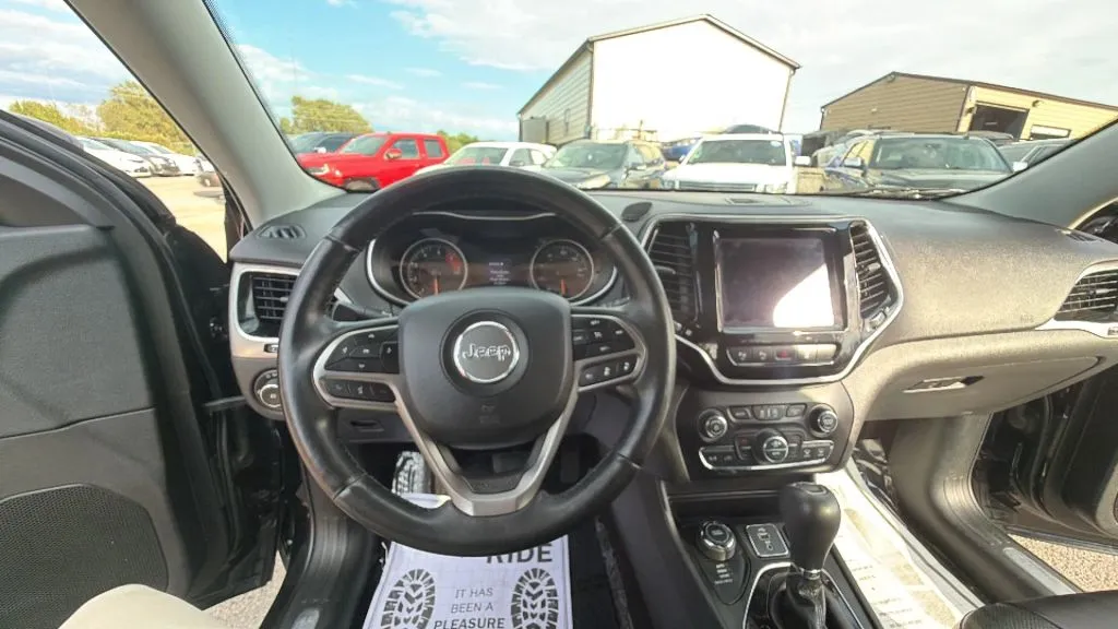Jeep Cherokee photo 11