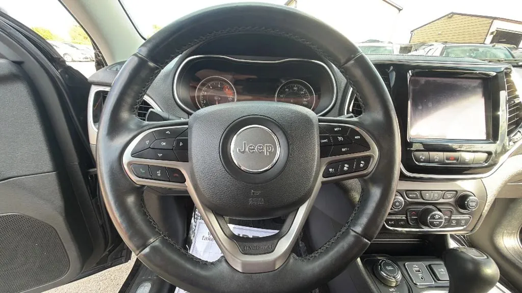 Jeep Cherokee photo 14
