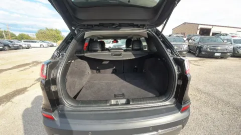 More photos of 2019 Jeep Cherokee Limited Sport Utility 4D at JT Wholesale Auto, Inc., OK