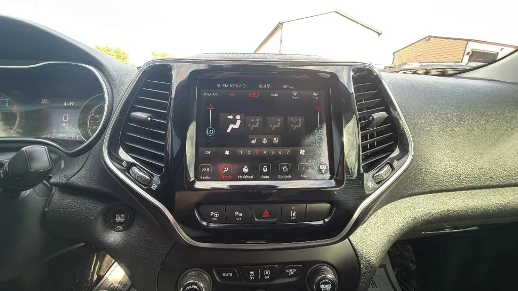 Jeep Cherokee photo 26