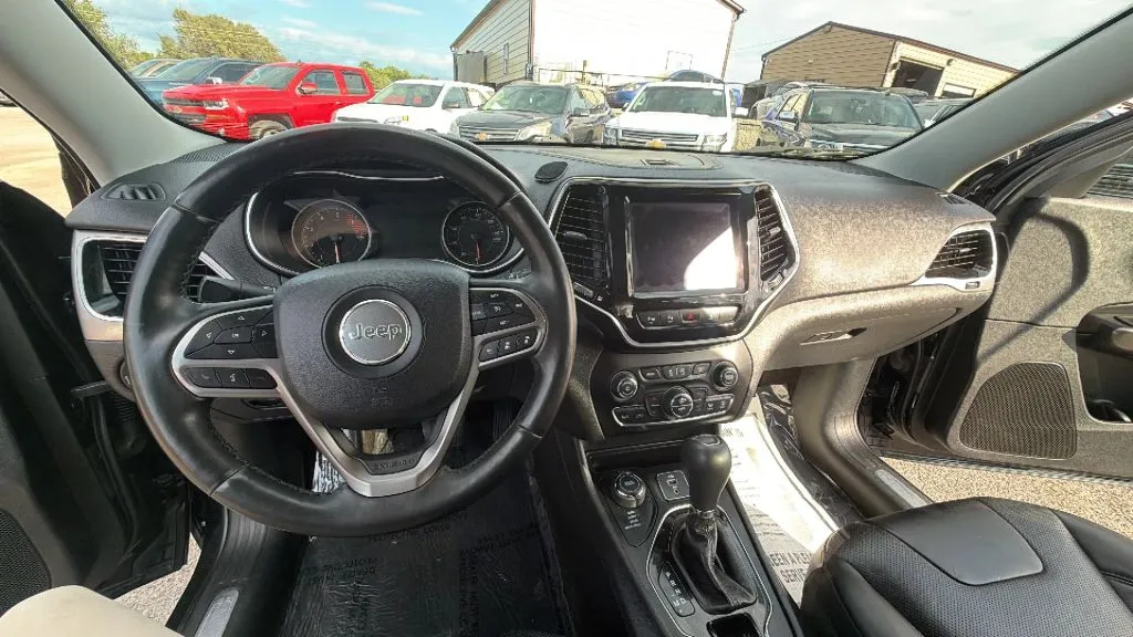 Jeep Cherokee photo 16