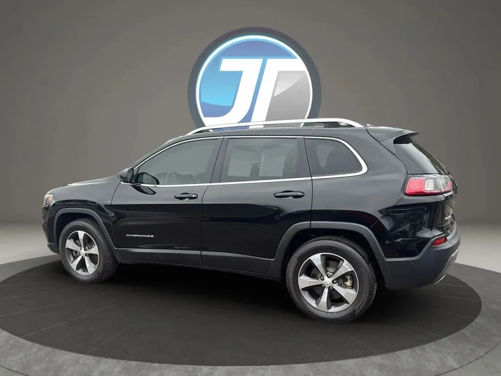 Jeep Cherokee photo 18
