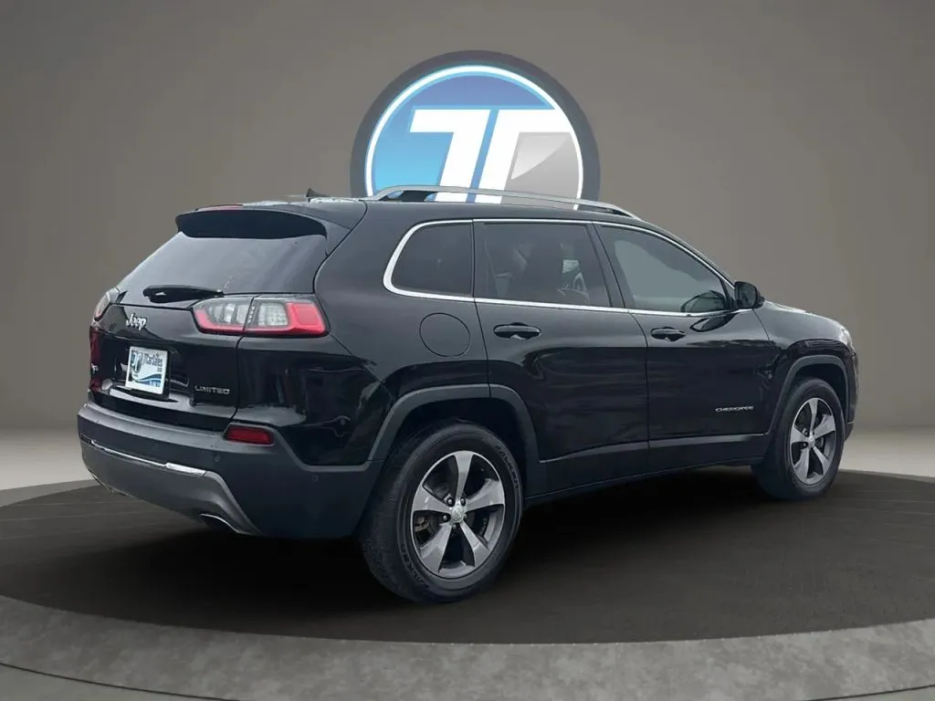 Jeep Cherokee photo 9