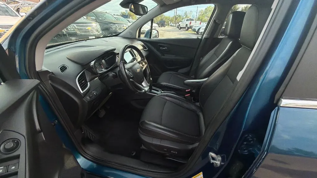 Chevrolet Trax photo 2