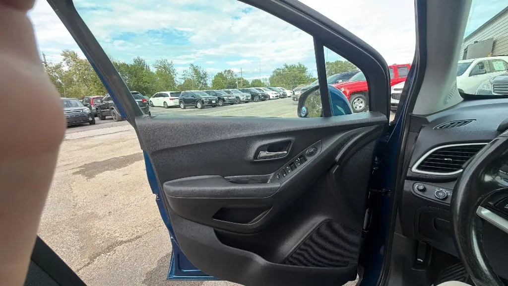 Chevrolet Trax photo 37