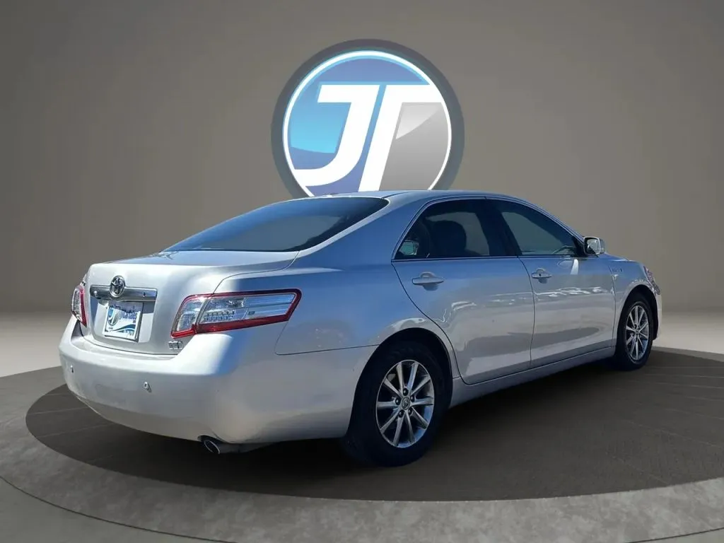 Toyota Camry photo 13