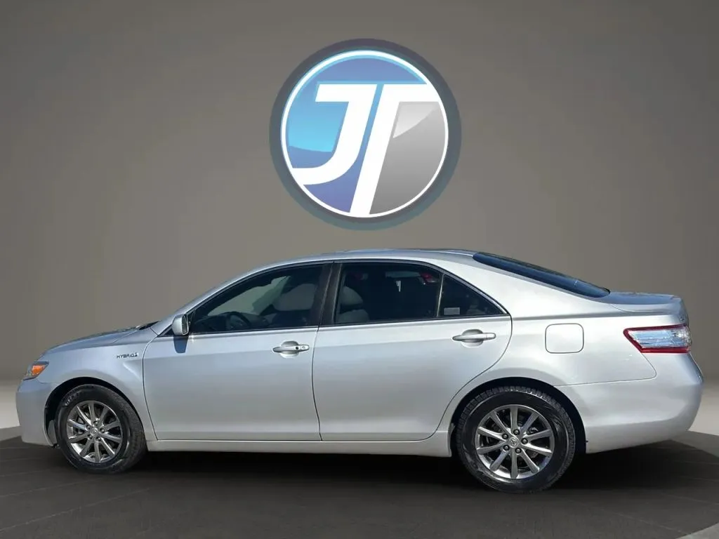Toyota Camry photo 21