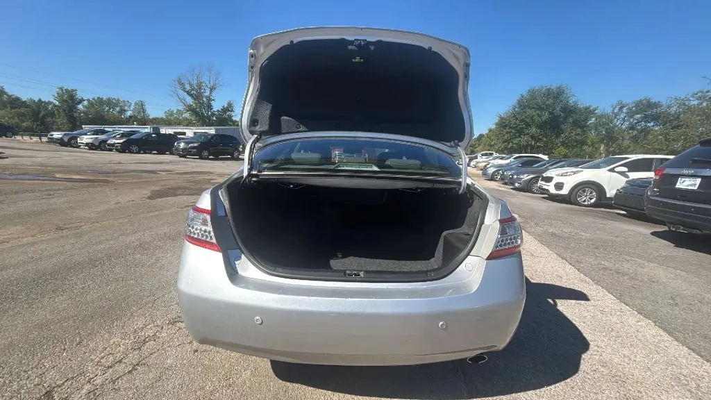 Toyota Camry photo 20