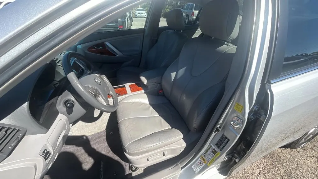 Toyota Camry photo 7