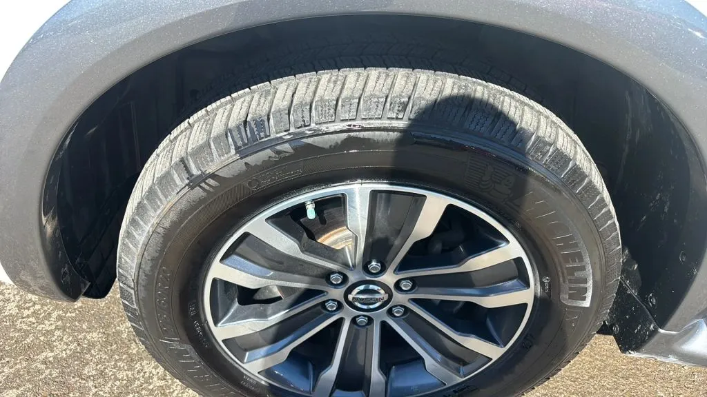 Nissan Armada photo 34