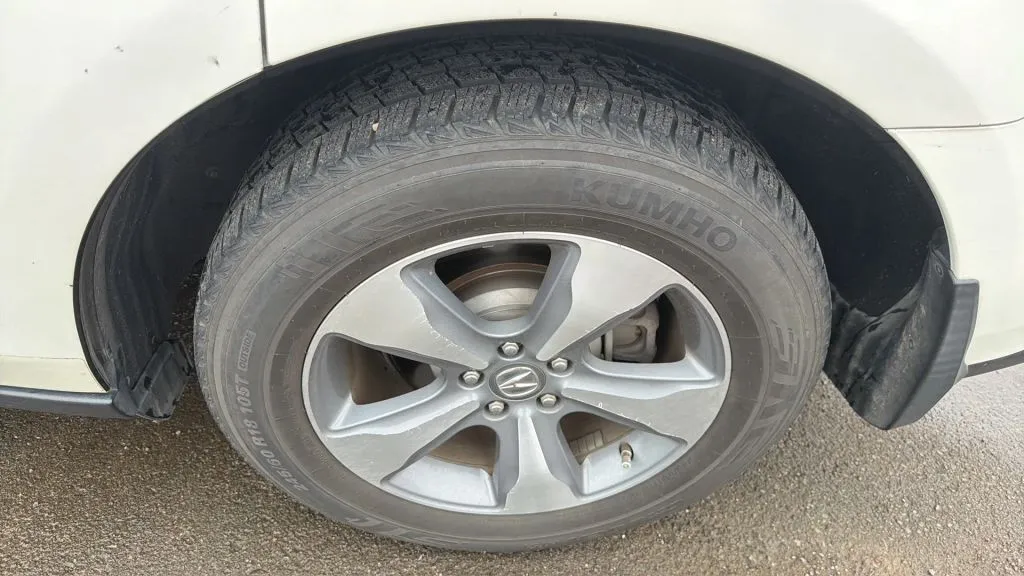 Acura MDX photo 11