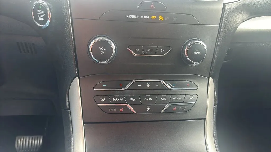 Ford Edge photo 8