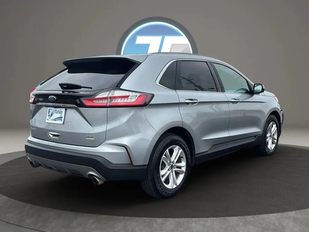 Ford Edge photo 9