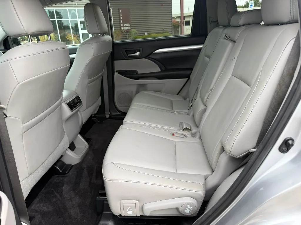 Toyota Highlander photo 25