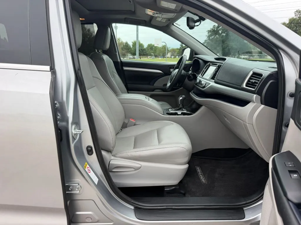 Toyota Highlander photo 29