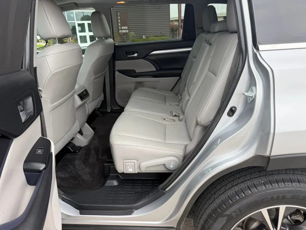 Toyota Highlander photo 22
