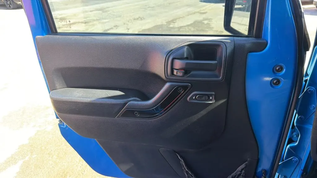 Jeep Wrangler photo 34