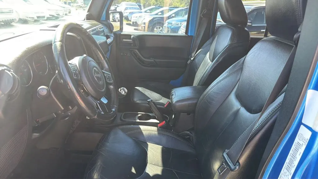 Jeep Wrangler photo 5