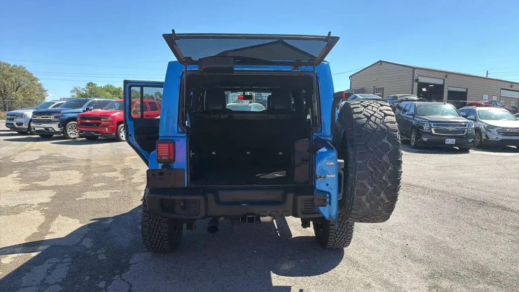 Jeep Wrangler photo 33