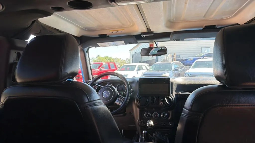 Jeep Wrangler photo 8