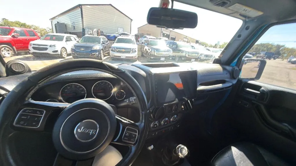 Jeep Wrangler photo 25