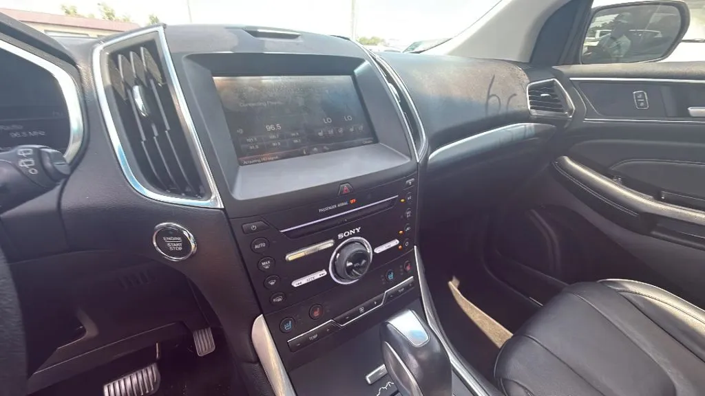 Ford Edge photo 7