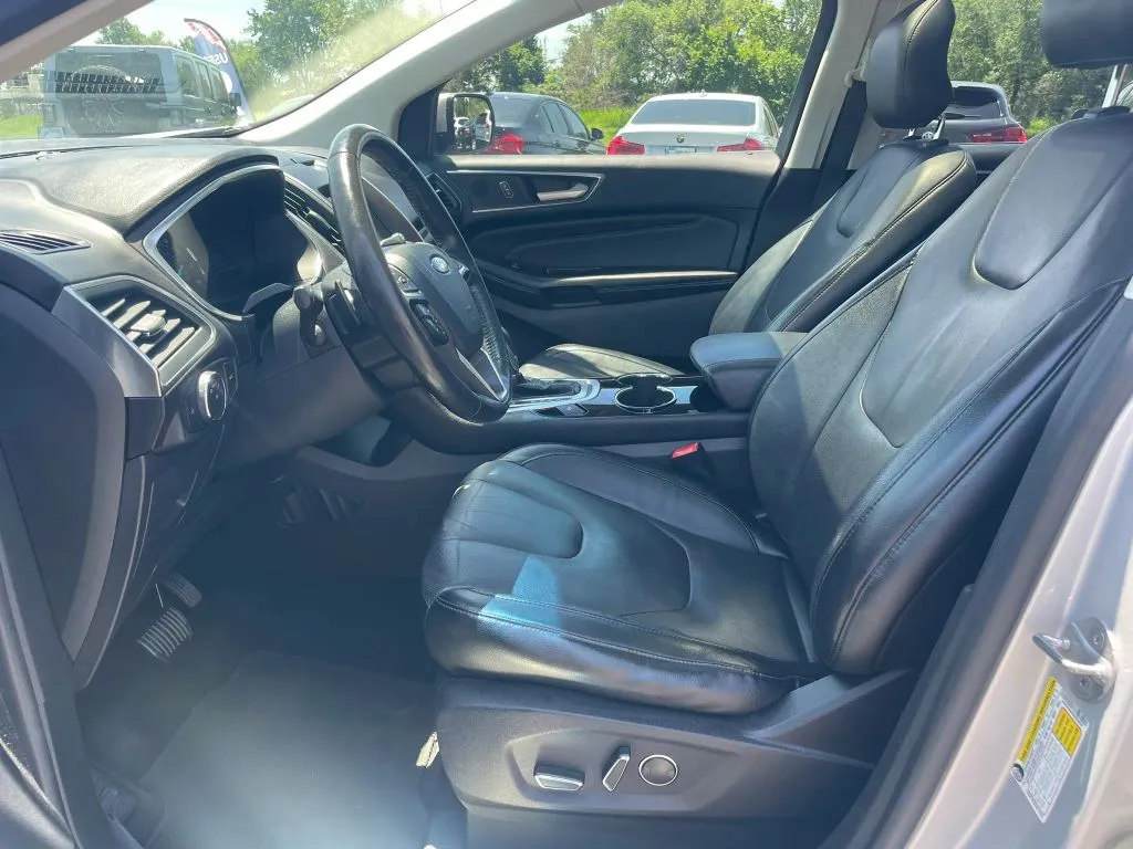 Ford Edge photo 12