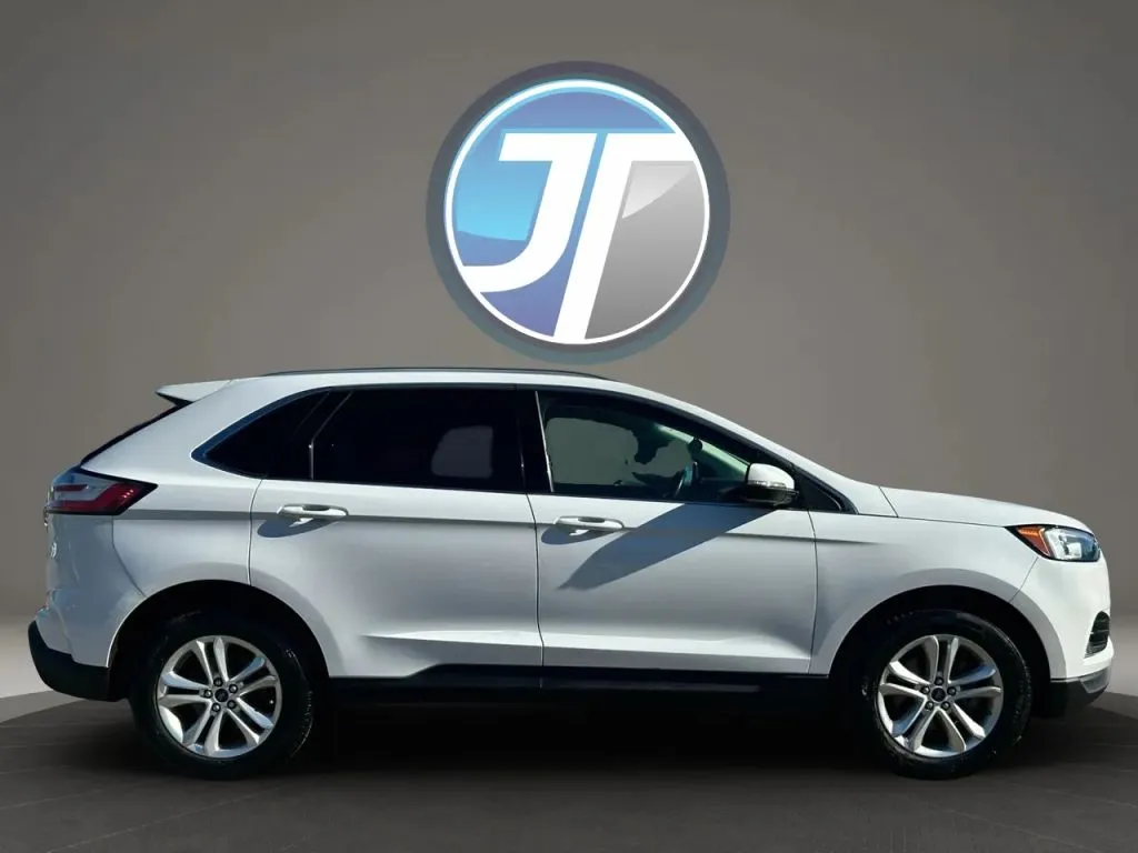 Ford Edge photo 18