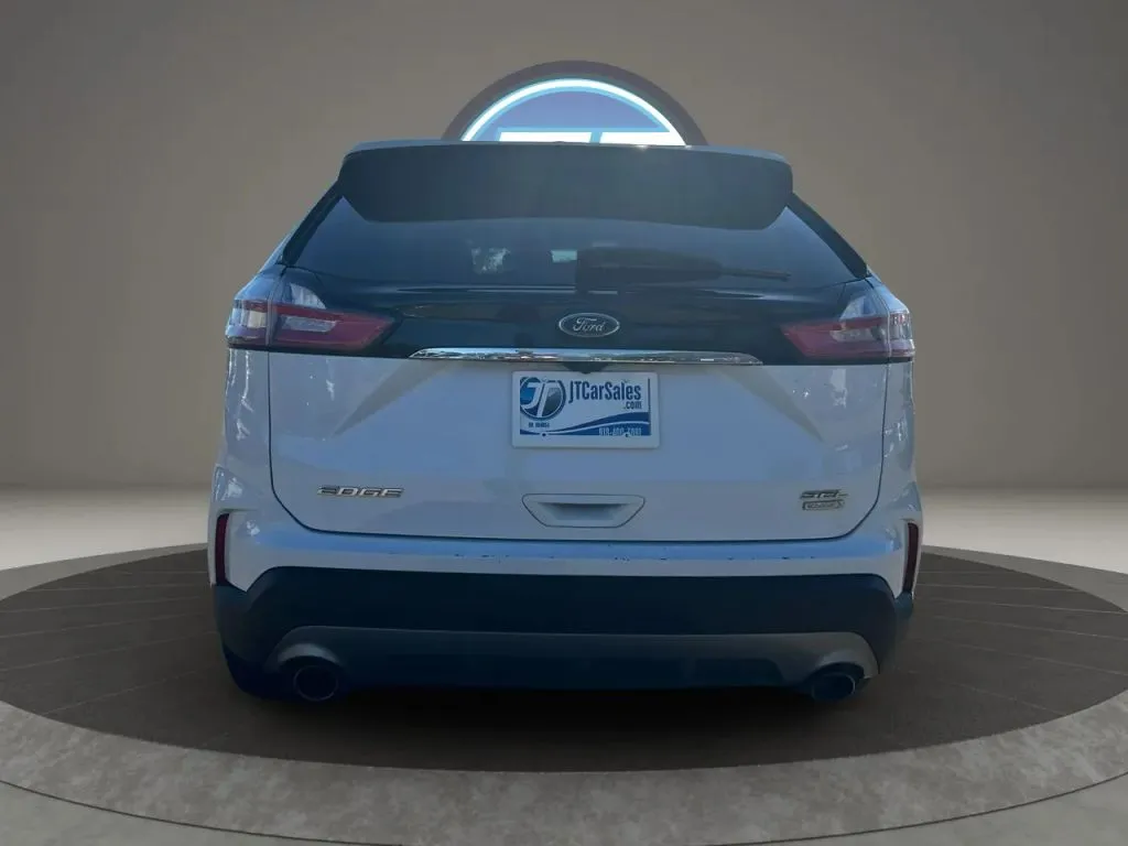 Ford Edge photo 9