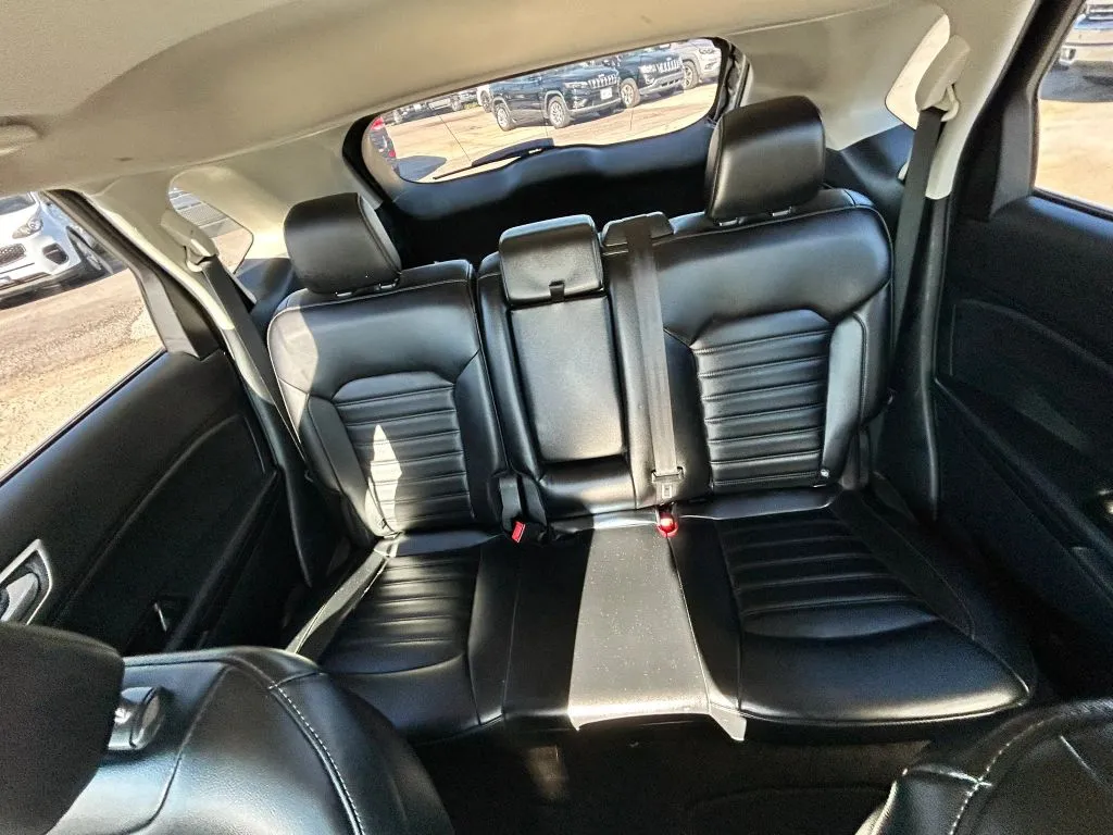 Ford Edge photo 8