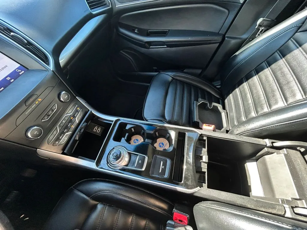 Ford Edge photo 16