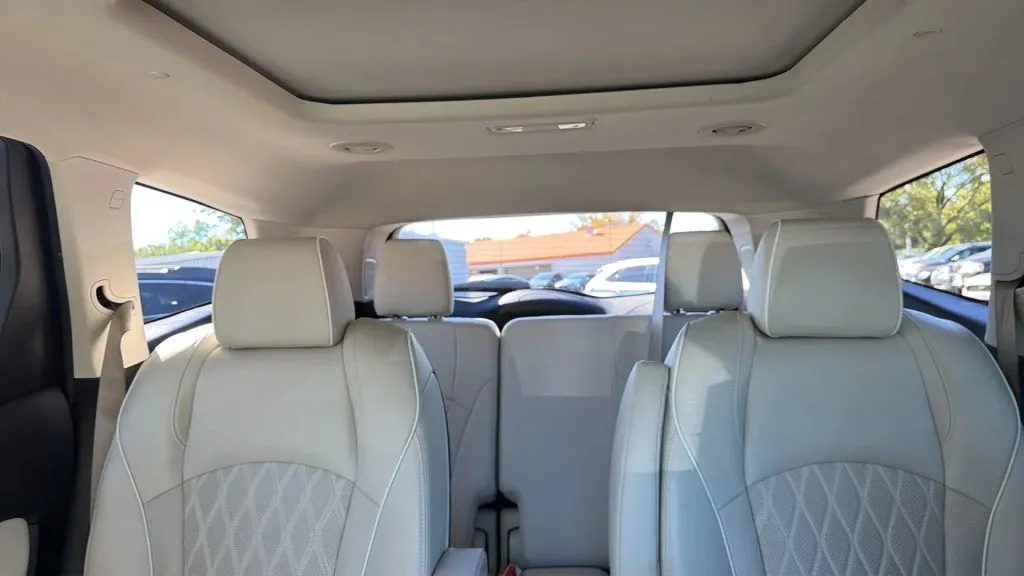Buick Enclave photo 8