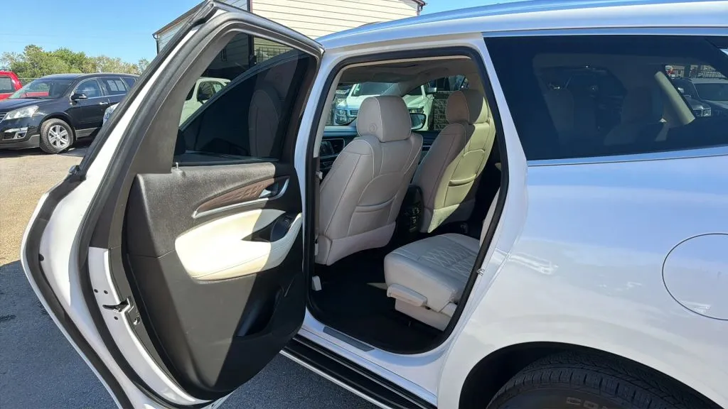 Buick Enclave photo 11